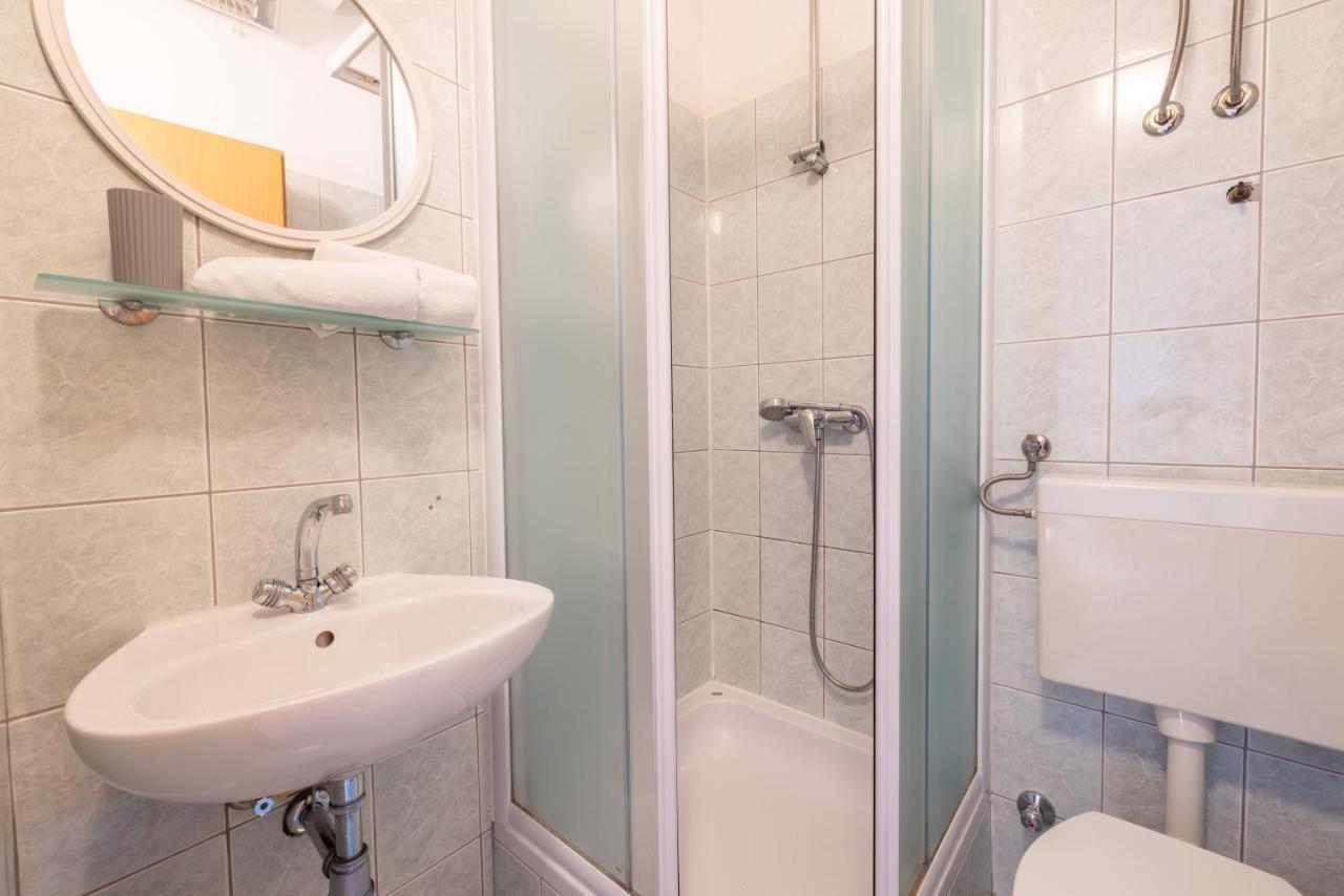 Apartment For 5 Makarska Dış mekan fotoğraf