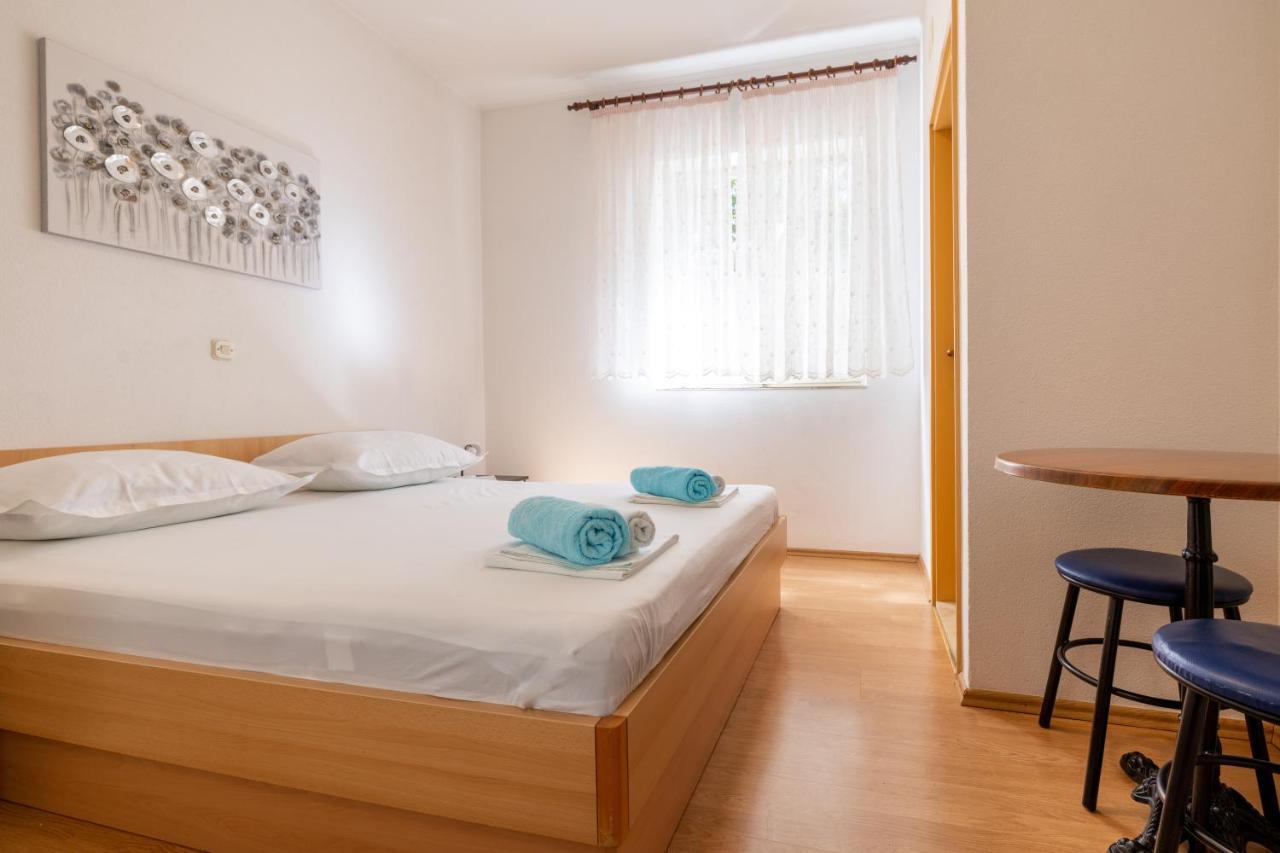 Apartment For 5 Makarska Dış mekan fotoğraf
