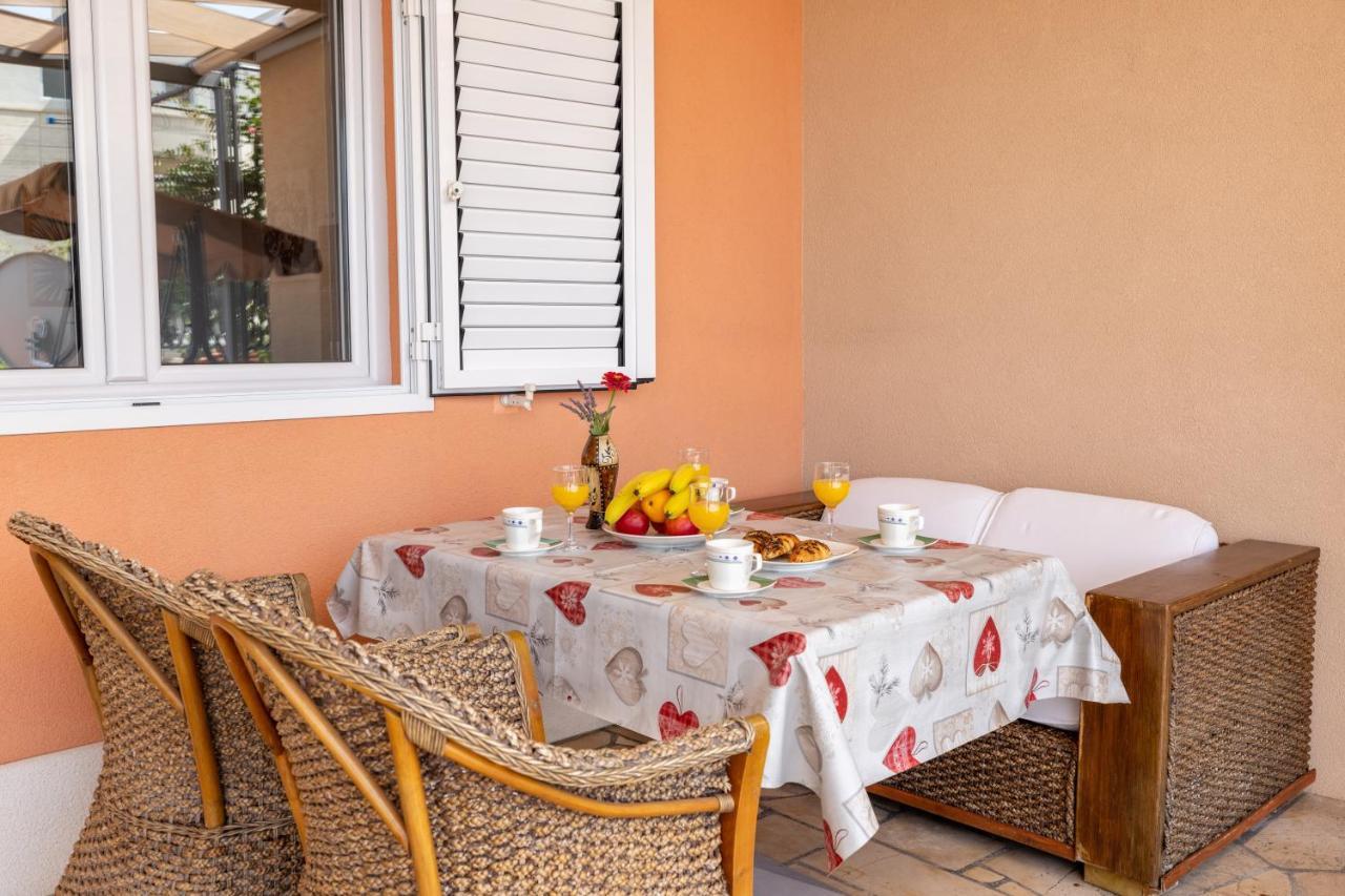 Apartment For 5 Makarska Dış mekan fotoğraf