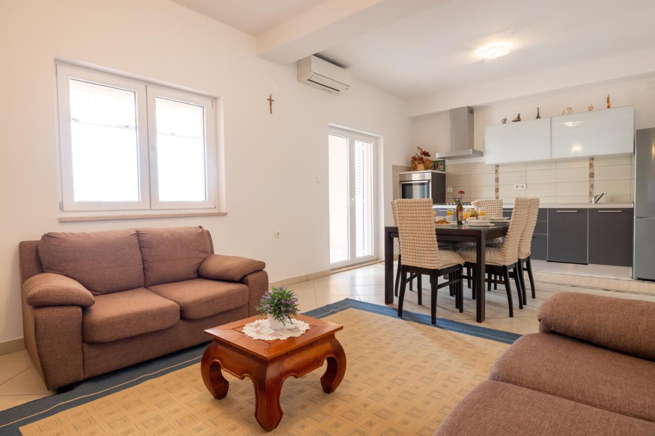 Apartment For 5 Makarska Dış mekan fotoğraf