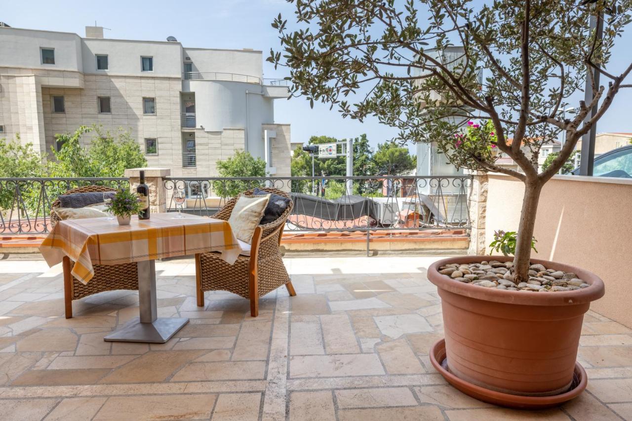 Apartment For 5 Makarska Dış mekan fotoğraf