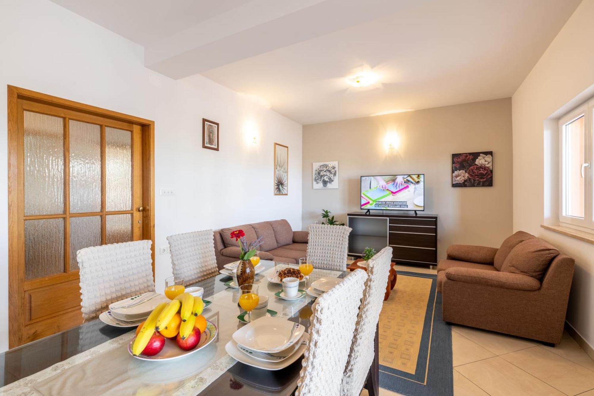 Apartment For 5 Makarska Dış mekan fotoğraf
